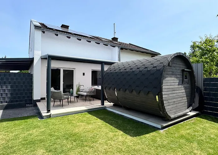 Vakantiehuis Wellness Lodge, Sauna, Whirlpool Nahe Dem